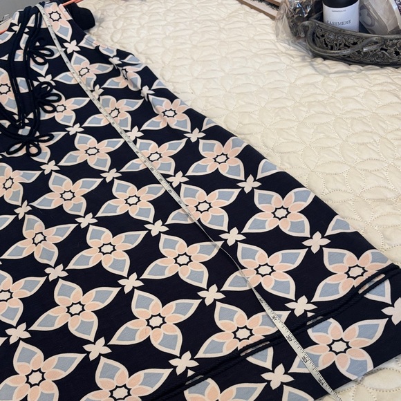 Crown & Ivy Navy and White Sleeveless Floral Mini Dress with Cord Detail size sm - Picture 8 of 9